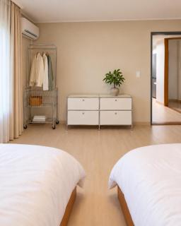Cozy 2BR in Gangnam Near Eonju Station Up to 6 Guests - 8