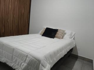 Depa moderno en Centro MTY Alberca Gym Metro - 2