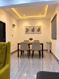 Stylish 1-Bedroom Stay - 4