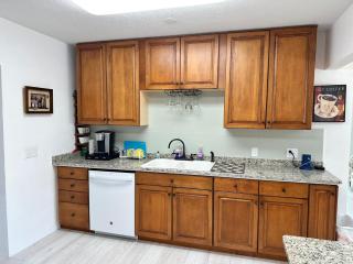 Bright 3 BR Home Near Anna Maria Island - 2
