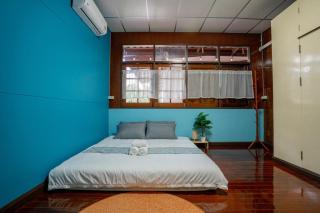 Canal-side Wooden House 3BR Private Garden - 1