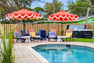 Palm Shell Villa - Pool - Pickleball - Hot Tub - 9