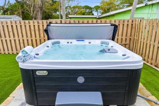 Palm Shell Villa - Pool - Pickleball - Hot Tub - 8