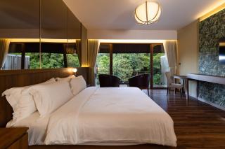 J Valley Resort - 9