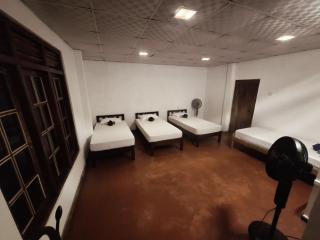 36 24 House Transit Hostel - 7