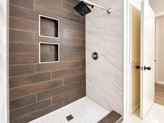 Central McAllen 2BR Sleeps 6 Free Parking - 4