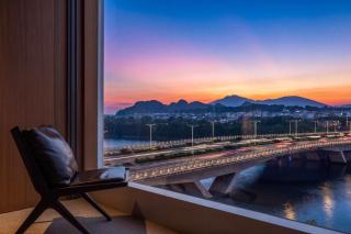 Rivervista Li-River Resort Guilin- Ciao-Panoramic SkyTerrace & Surrounding karstmountain views &Steps from Li-River - 4