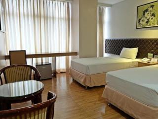Capitol Central Hotel and Suites - 1
