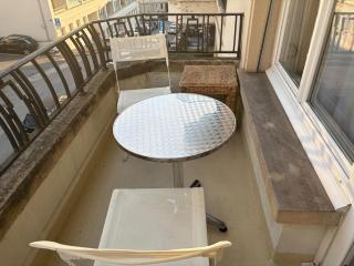 600 m from Lausanne Train station - 8