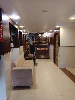 HOTEL DIAMOND INN NEAR DELHI AIRPORT with FREE AIRPORT DROP - 2