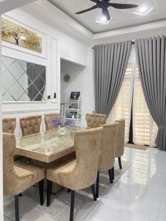 Villa Aqilla Homestay - 9