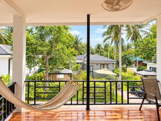 Green Moon 1br Spacious House - 9