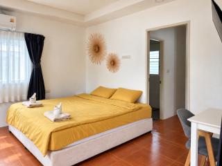 Green Moon 1br Spacious House - 3