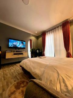 Happystaycation - 2