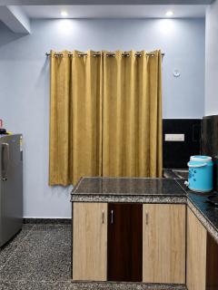 Private Apartment with Shared Kitchen - 2 Mins Walk to Metro, Sindhi Camp Bus Stand - 6