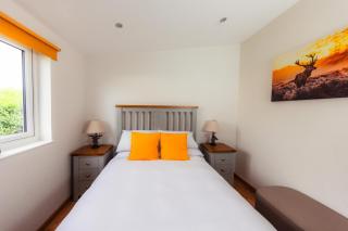 Elegant Cottage in the Heart of Portree HS - 3