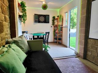Dorset Home - Games Room, Fire Pit, Garden, Close to Jurassic Coast and Beach - 8