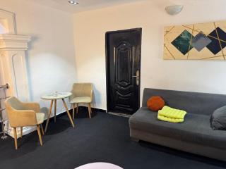 Cozy 1 Bedroom short let, GRA - 9