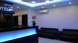 Cathay Hotel - 4