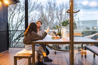 4BR Riverside Group Stay for Sports Teams, Events & Families, Sleeps 8 Near Launceston - 0