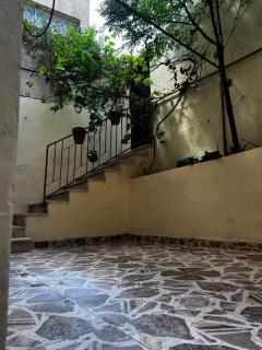 Separate entrance, private garden, and beautiful view of Mount Amman - 6