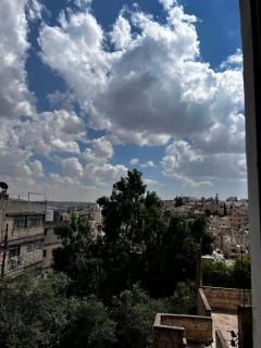 Separate entrance, private garden, and beautiful view of Mount Amman - 1