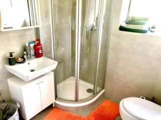 Cozy Apartment Prague Airport- 5 minute drive from AirPort - 1