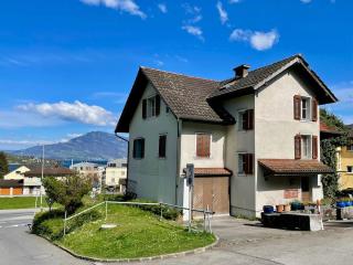 charmante & einfache Altbau-Wohnung in Hergiswil am See - 0