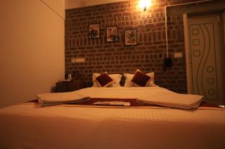 Moksha Resort - 9