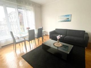 6 minutes walking from the Lausanne train station - 8