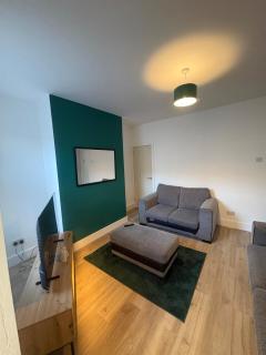 Modern 3-Bed Runcorn Home – Ideal for Longer Stays - 5