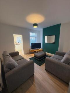 Modern 3-Bed Runcorn Home – Ideal for Longer Stays - 7