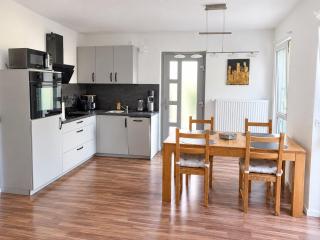 Ferienwohnung Happiness 2026 renoviert und saniert mit neuem Boxspringbett, neuem Bad, neuer Küche - 0