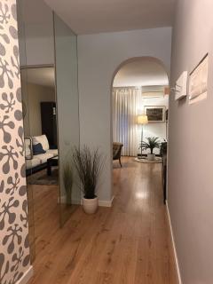 Big Stylish and Modern Apartment in Madrid Centre - 3