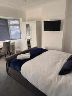 Modern 3-Bed Home in WA7 Runcorn Halton Contractor - 8