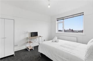 Modern 3-Bed Home in WA7 Runcorn Halton Contractor - 5