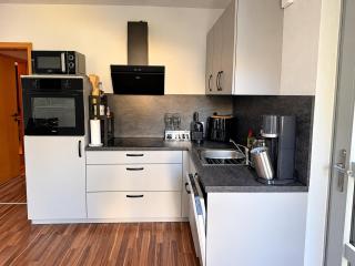 Ferienwohnung Happiness 2026 renoviert und saniert mit neuem Boxspringbett, neuem Bad, neuer Küche - 9