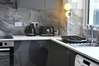 Free Parking-Sleeps 5 - 3 Bedroom House - Stunning Interior - 4
