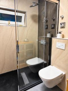 Ferienwohnung Happiness 2026 renoviert und saniert mit neuem Boxspringbett, neuem Bad, neuer Küche - 5