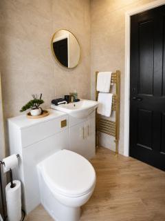Stylish 2BDR in Glasgow - Sleeps 5 - Free Parking - 1