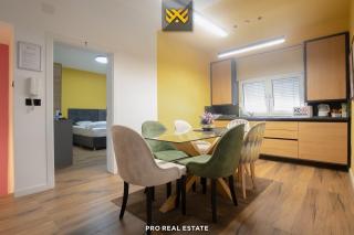 Vacation Home in City Center, 3BedR & 3BathR - Free Private Parking - 2