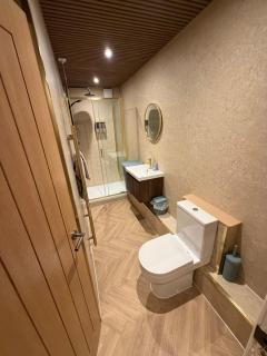 Modern 2 Bed Sea View Apartment Sleeps 6 - 2