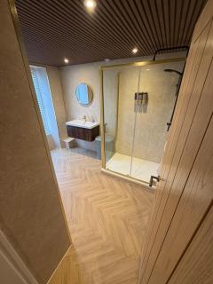 Modern 1 Bed Sea View Apartment Sleeps 4 - 3
