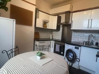 Lovely spacious house in Fishponds Bristol - 8