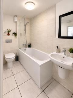 Cambridge City Apartments - Parking Available - 2