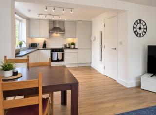 Cambridge City Apartments - Parking Available - 5
