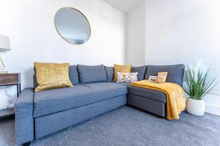 Contractor • 3 Bed Home • Street Parking • Wi-Fi - 8