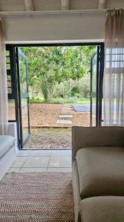 St Francis Family Home - Pool & Private Garden - 9