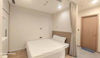 Sweet Home - Homestay apartment system at Icon 40 Ha Long building - 1