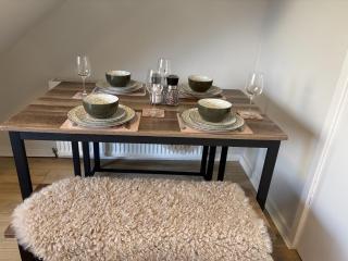 2 bed home Free Parking City Centre & Hydro - 7